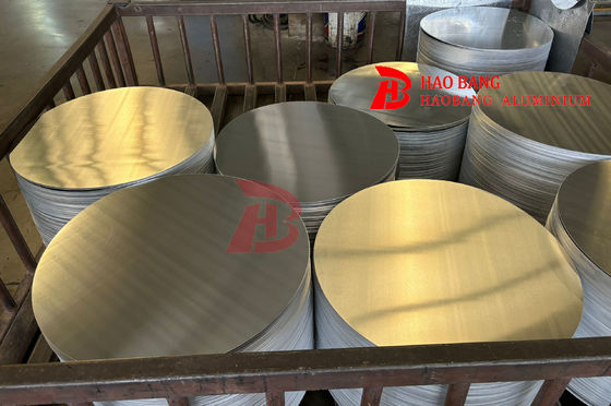 自動車および航空宇宙用途に適した、高強度対重量比を特徴とする多用途アルミニウム金属ディスク