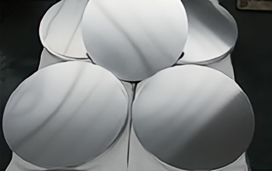 精密な機械製のアルミディスク 円 幅と厚さ範囲が広く 工業用には優れた表面を 提供しています