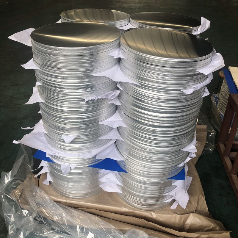 1050 1060 3003 アルミニウム円 CC DC 材料 O 柔らかい H12 H18 温度 0.3‐6mm 厚さ 100‐1000mm 直径 深画 アルミニウムディスク 炊飯器の鍋 パン ランプカバー スタンプ